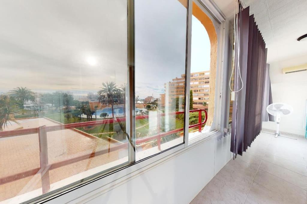 60 M2,piscine, Commerce