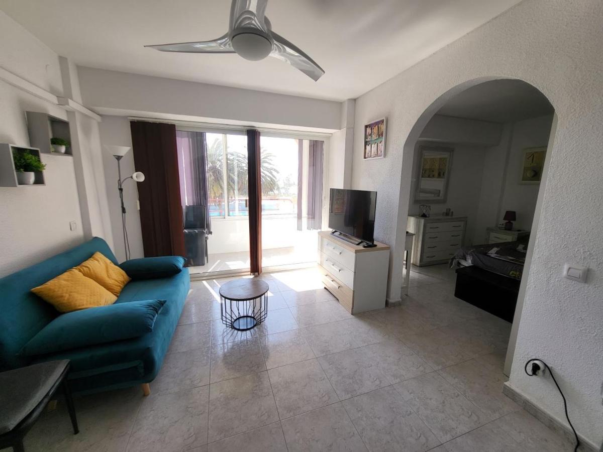 60 M2,piscine, Commerce * Rosas